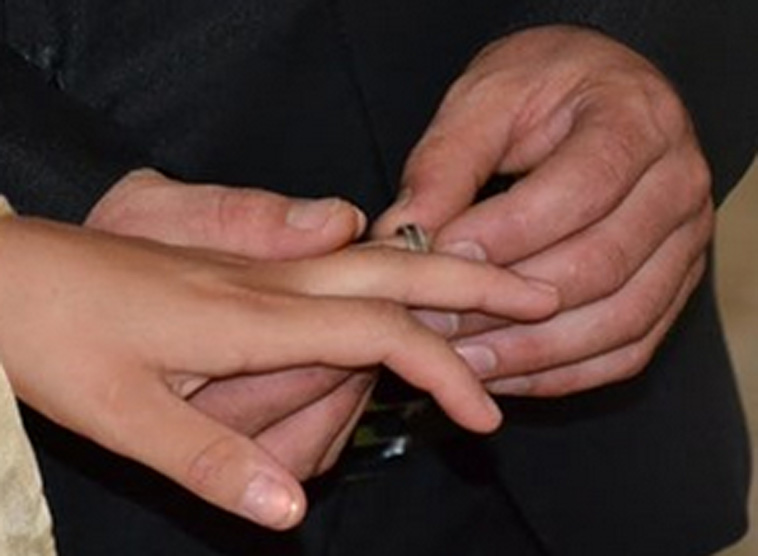 Anstecken Eheringe / Radio Vatikan Anstecken Eheringe