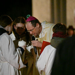 Osternachtsfeier mit Weihbischof Turnovszky
